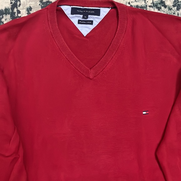 Tommy Hilfiger Red full sleeve pullover - Picture 2 of 11
